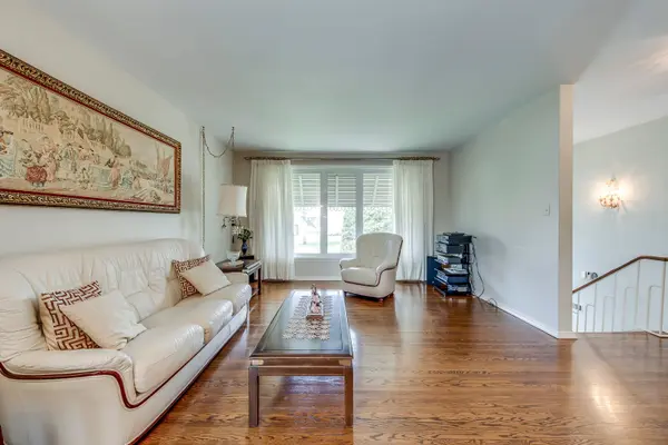 14 Tyler PL, Toronto W09, ON M9R 1L9