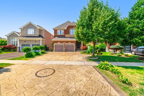 3809 Candlelight DR, Mississauga, ON L5M 8A8