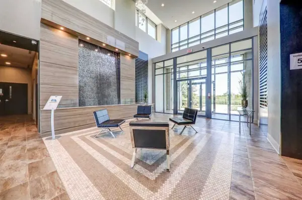 45 Yorkland BLVD #405, Brampton, ON L6P 4B4