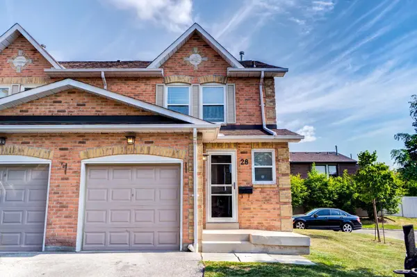 1039 Cedarglen Gate #28, Mississauga, ON L5C 3A7