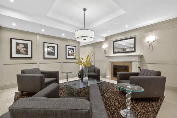 240 Scarlett RD #613, Toronto W03, ON M6N 4X4