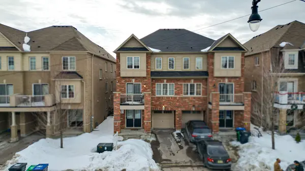 25 Golden Springs DR, Brampton, ON L7A 0C7