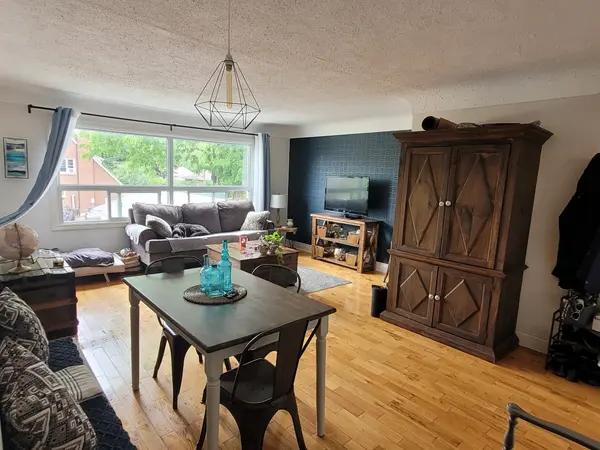 2016 Edinburgh DR #3, Burlington, ON L7R 2C9