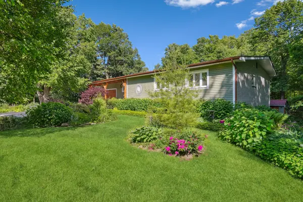 9878 15 Side Road, Halton Hills, ON L9T 2X9