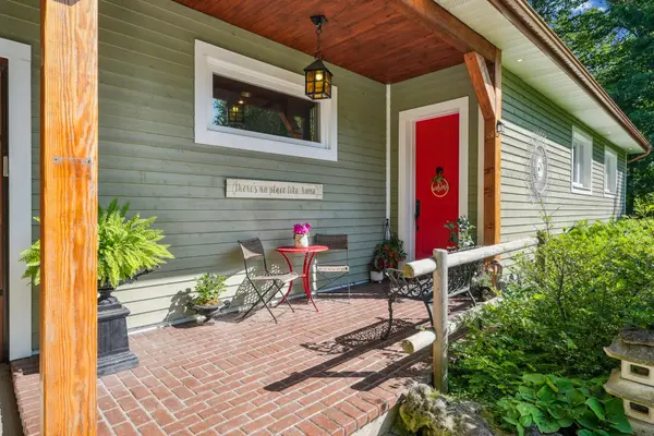 9878 15 Side Road, Halton Hills, ON L9T 2X9