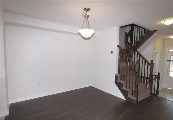 37 Dregde CT, Milton, ON L9T 8T1