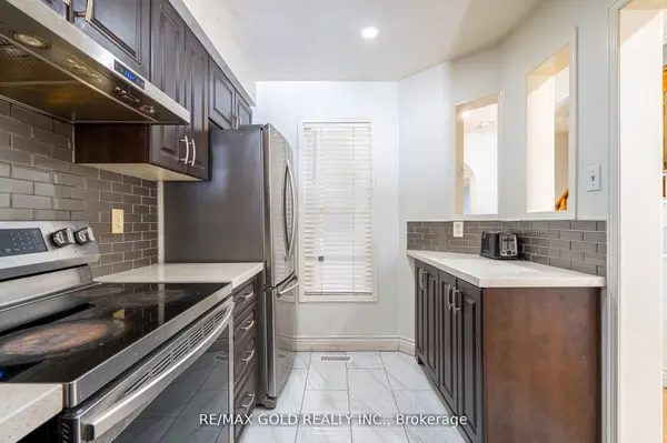 25 Clover Bloom RD, Brampton, ON L6R 1R8