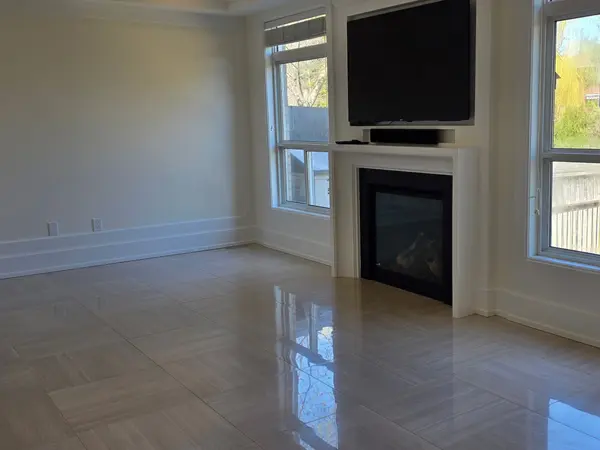 2096 Newell CRES, Burlington, ON L7L 7C2