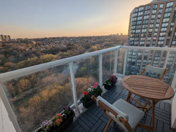 10 Wilby CRES #1106, Toronto W04, ON M9N 0B6