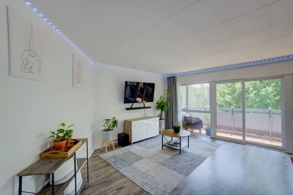 91 Conroy CRES #202, Guelph, ON N1G 2V5