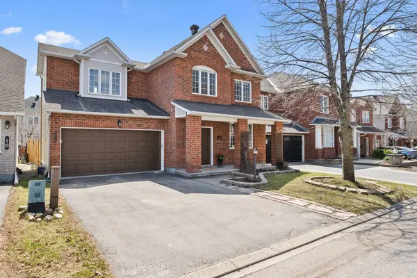18 Irish Rose CRES, Barrhaven, ON K2J 4T7
