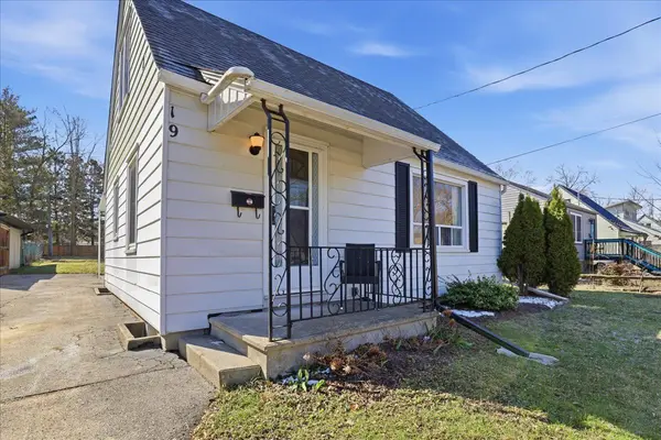 19 Perth RD, Kitchener, ON N2M 3G6