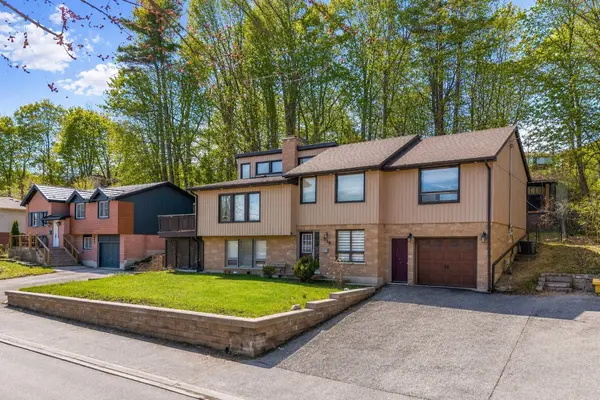 530 Fountain ST S, Cambridge, ON N3H 1J3