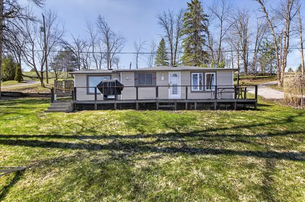 1853 Youngs Point RD, Selwyn, ON K0L 2H0