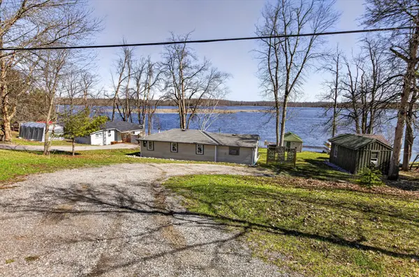 1853 Youngs Point RD, Selwyn, ON K0L 2H0