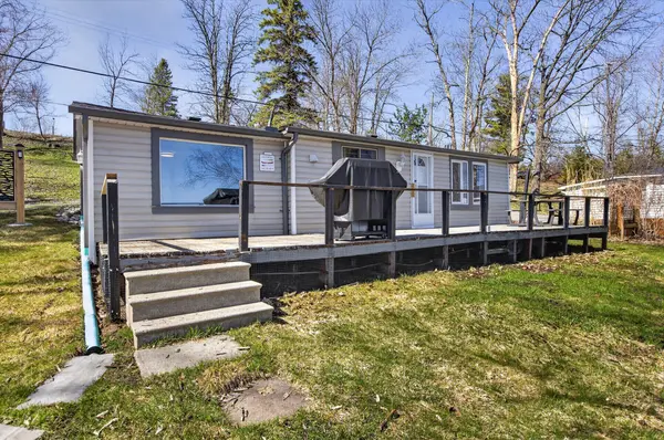 1853 Youngs Point RD, Selwyn, ON K0L 2H0