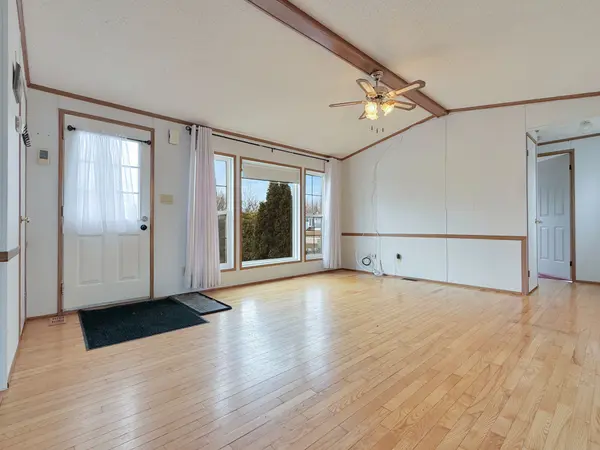 34 SUNSET LN, Horton, ON K7V 0A5