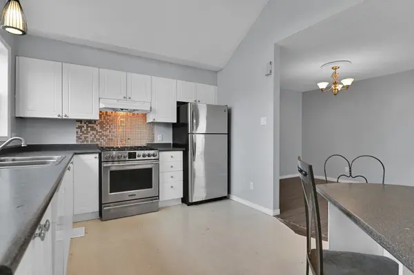 33 Boulder WAY, Barrhaven, ON K2J 4R6