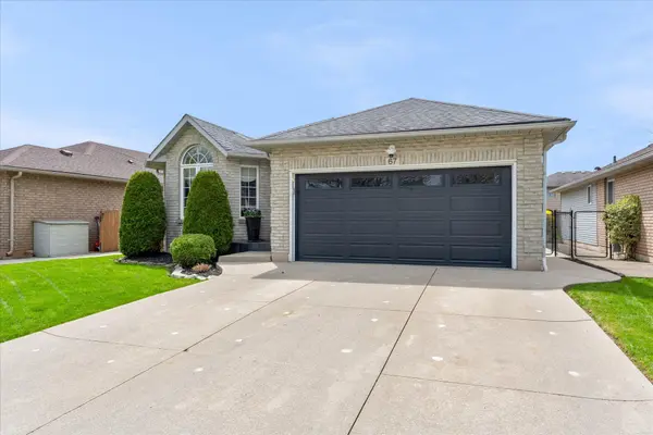 67 Loneoak CRES, Hamilton, ON L8J 2T9