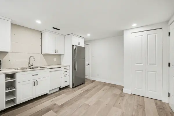 2486 Kaladar AVE #3, Billings Bridge - Riverside Park And Area, ON K1V 8C2