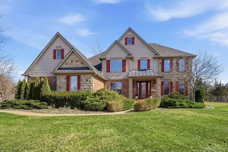 8851 Stoney Creek DR, Green Oak Township, MI 48178