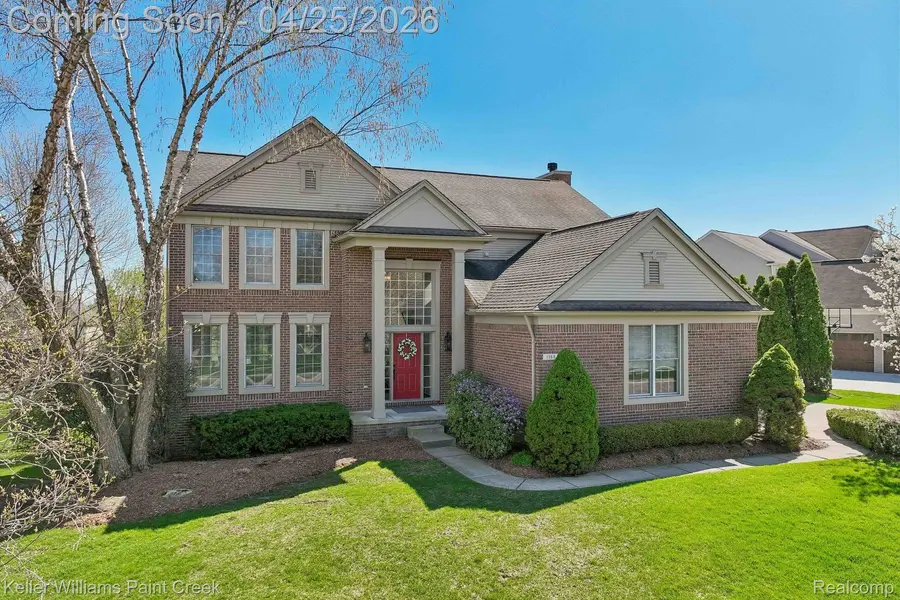 1168 Miners RUN, Rochester, MI 48306