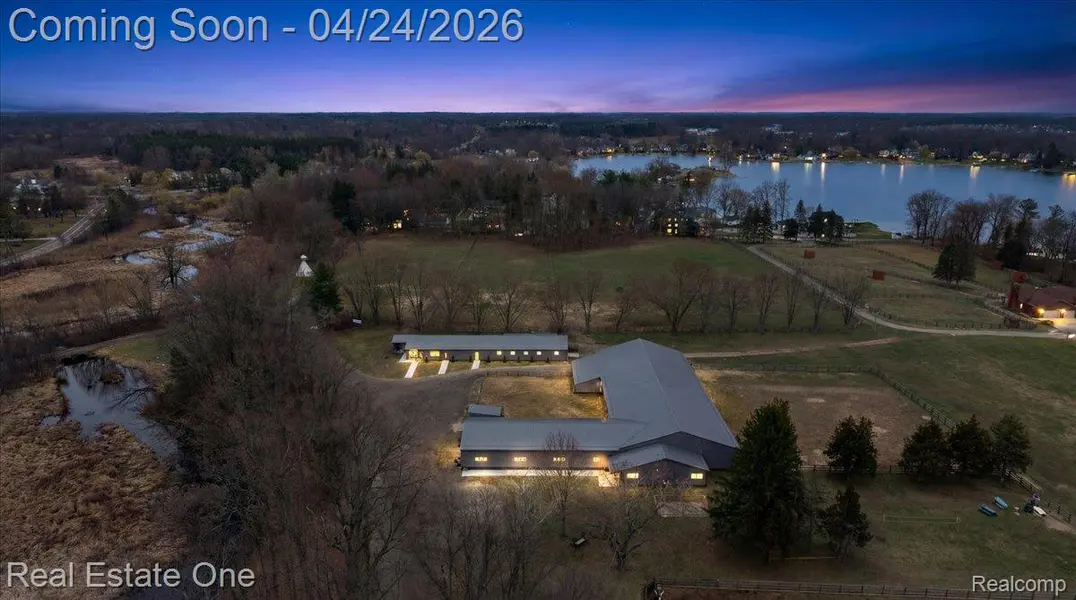 1050 OXBOW LAKE RD, White Lake Charter Township, MI 48386