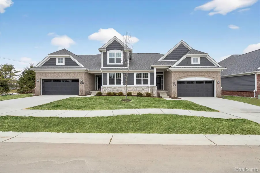 1490 Turner DR #2, Commerce Charter Township, MI 48390