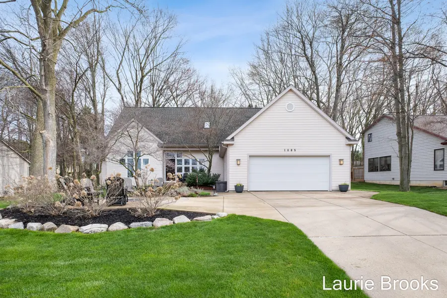 1085 Runway DR SW, Byron Twp, MI 49315