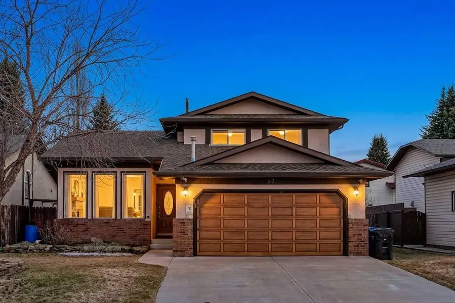 67 Woodstock RD SW, Calgary, AB T2W 5W3