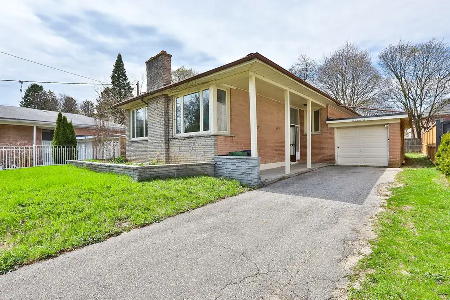 66 Claywood RD, Toronto C07, ON M2N 2R2