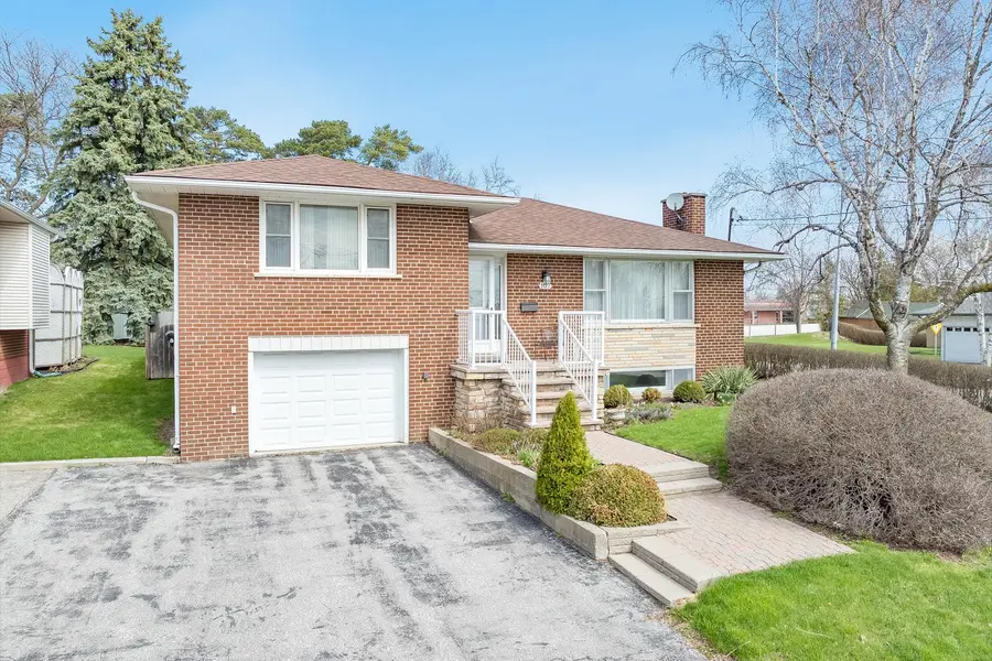 107 Scanlon AVE, Bradford West Gwillimbury, ON L3Z 1G6