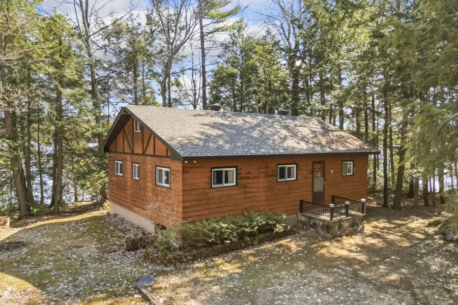 1117 Canadian Shield CRES, Highlands East, ON K0L 2A0