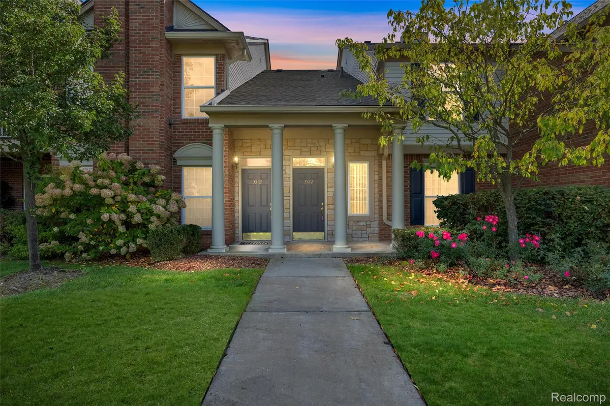 3582 Tremonte Circle S, Rochester, MI 48306