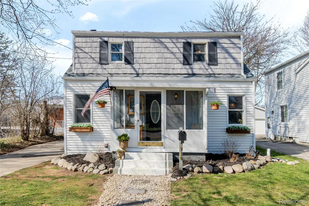 716 W 2nd ST, Davison, MI 48423