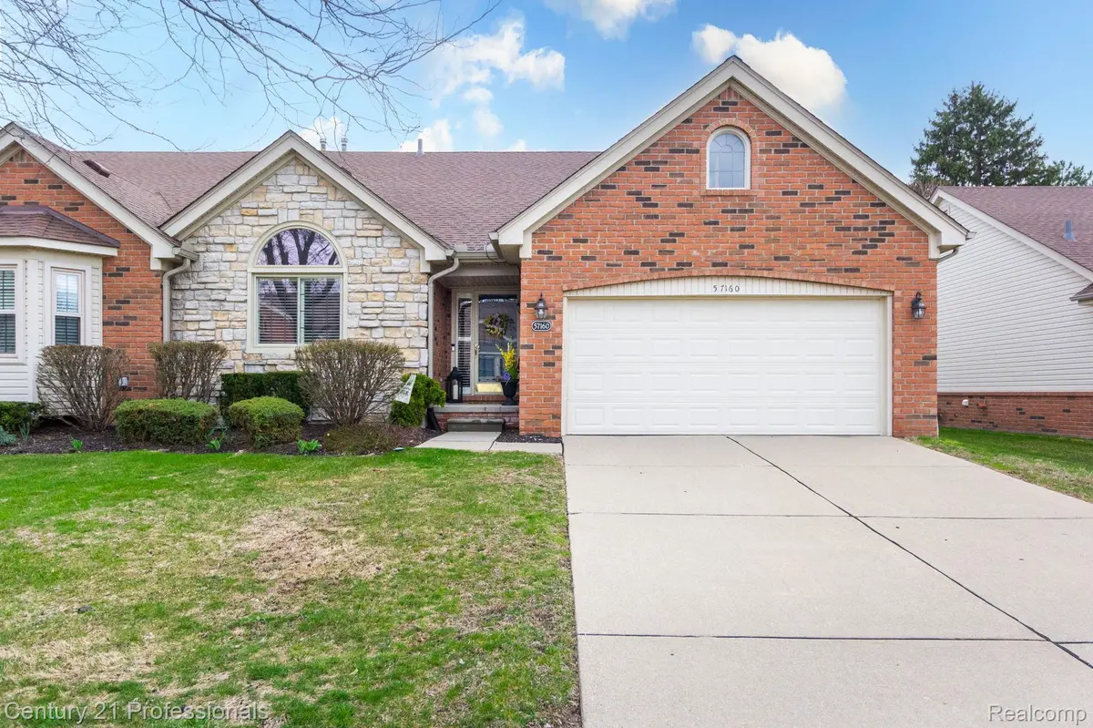 57160 Megan DR, Washington Township, MI 48094