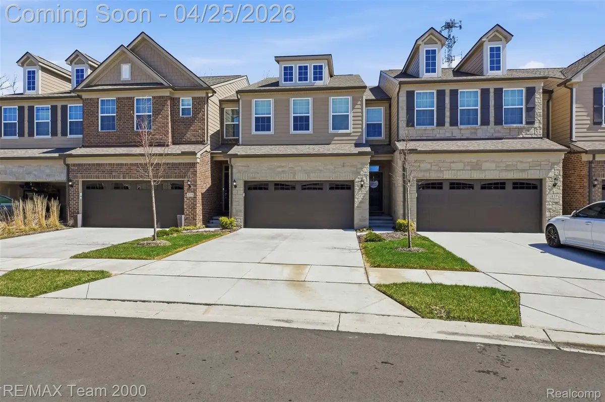 838 Addison CIR, Commerce Charter Township, MI 48390