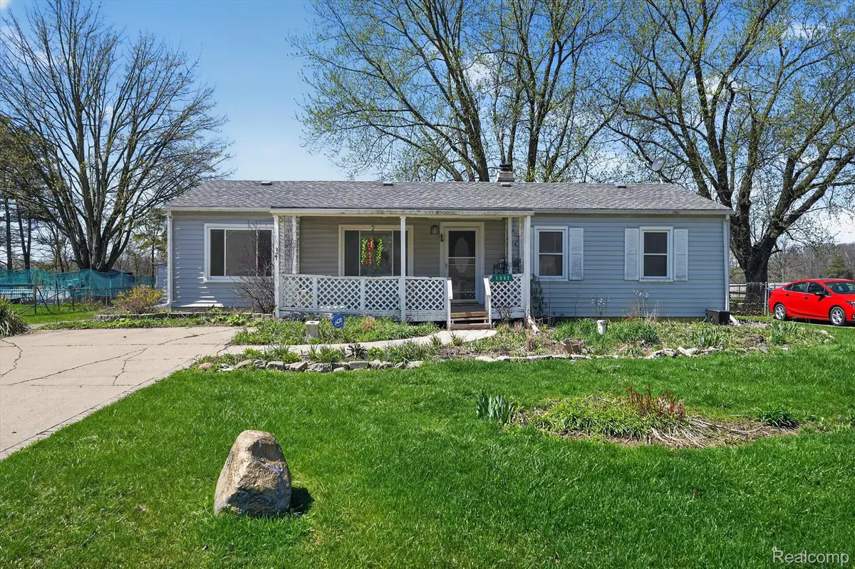 1392 Winfield DR, Clayton Charter Township, MI 48473