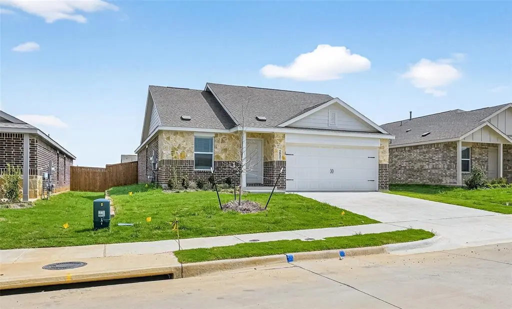 2021 Derby Lane, Aubrey, TX 76227