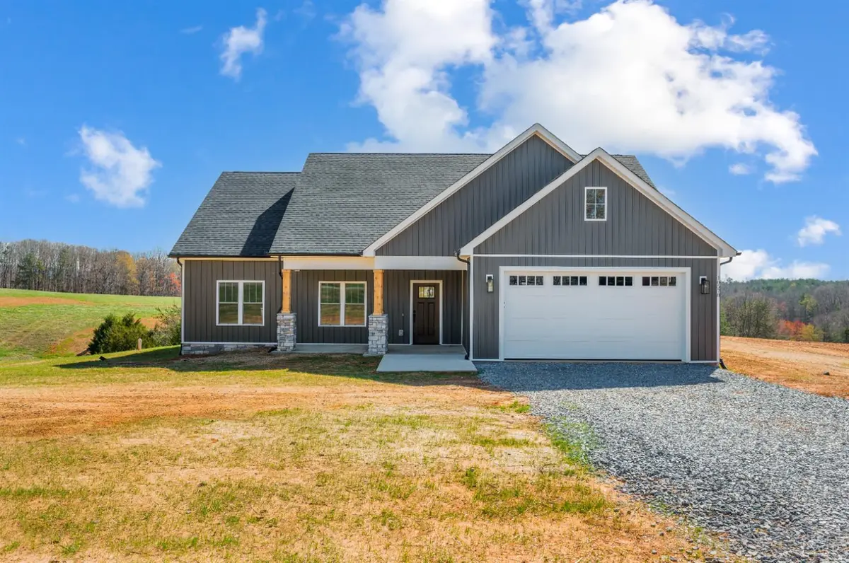 10578 Leesville RD, Lynch Station, VA 24571