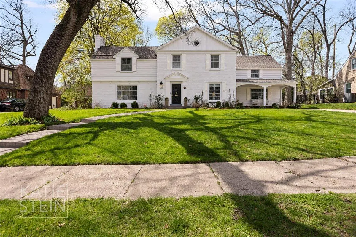 833 Gladstone DR SE, East Grand Rapids, MI 49506