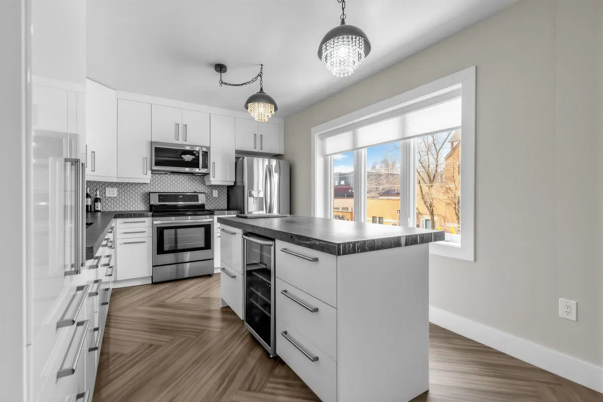 901 Pape AVE, Toronto E03, ON M4K 3V1