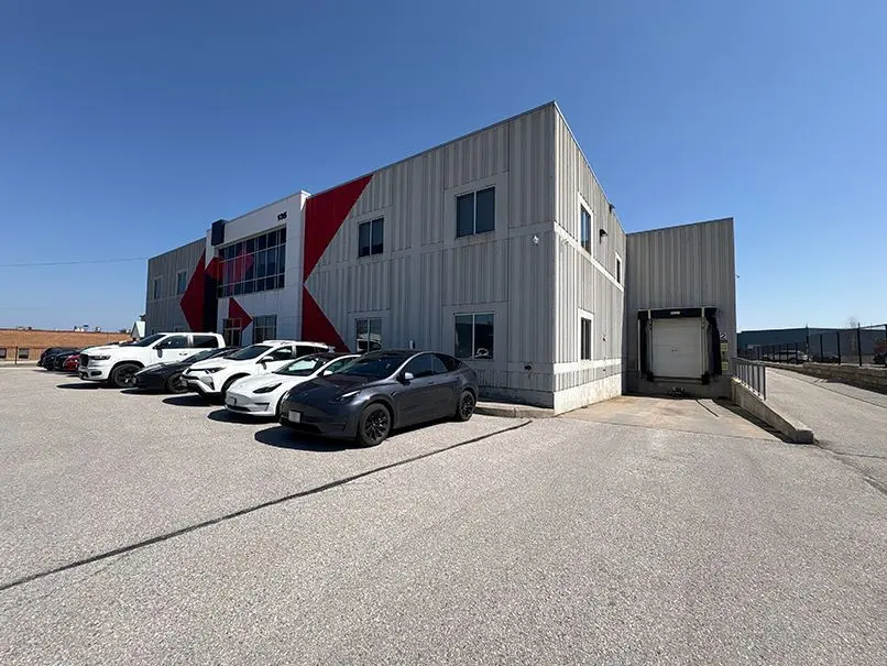 135 Pony DR, Newmarket, ON L3Y 7B5