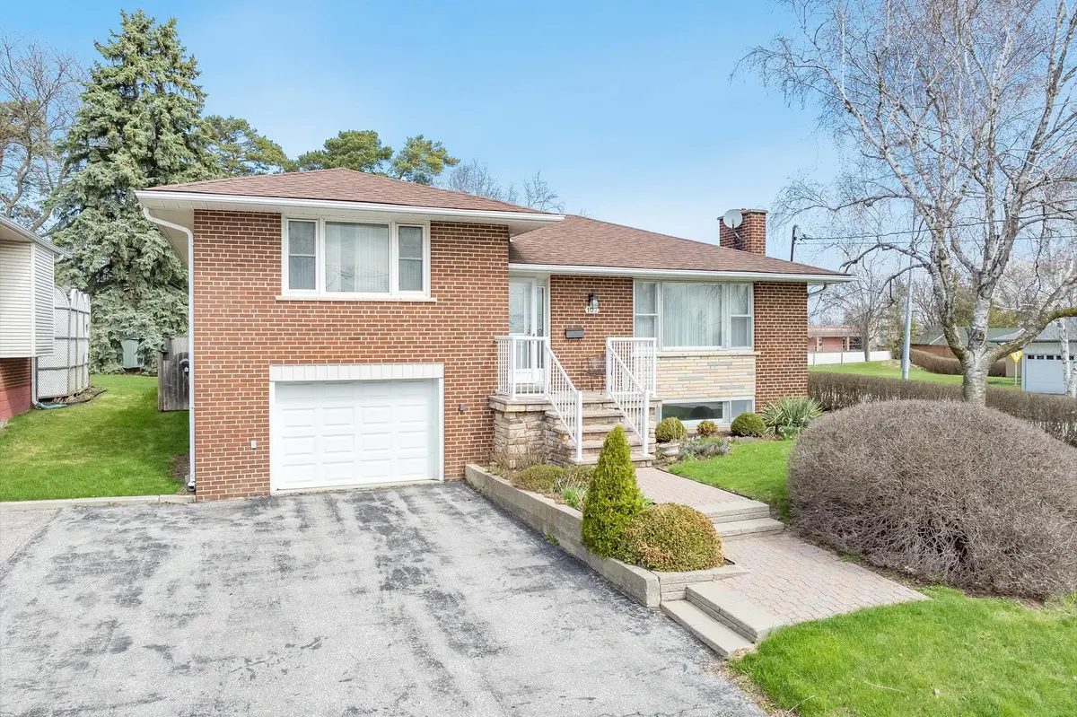 107 Scanlon AVE, Bradford West Gwillimbury, ON L3Z 1G6