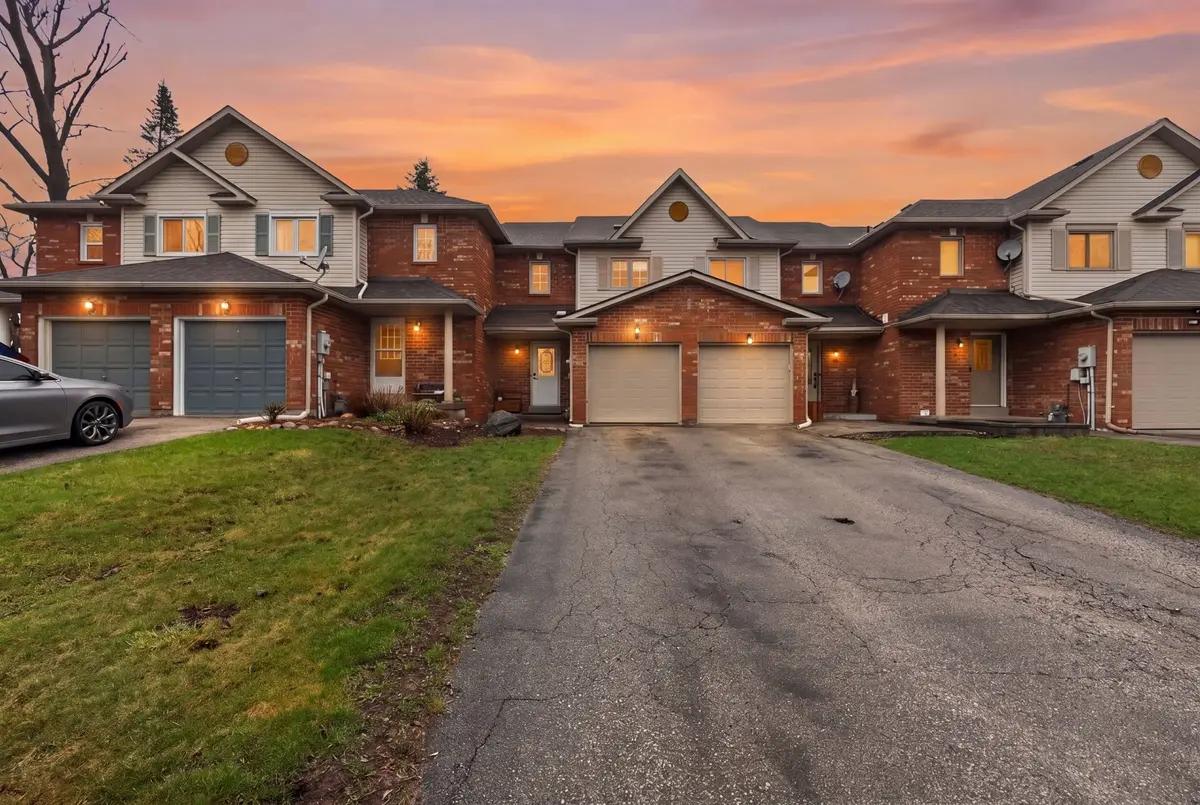 46 Bates CT, Barrie, ON L4N 8L8