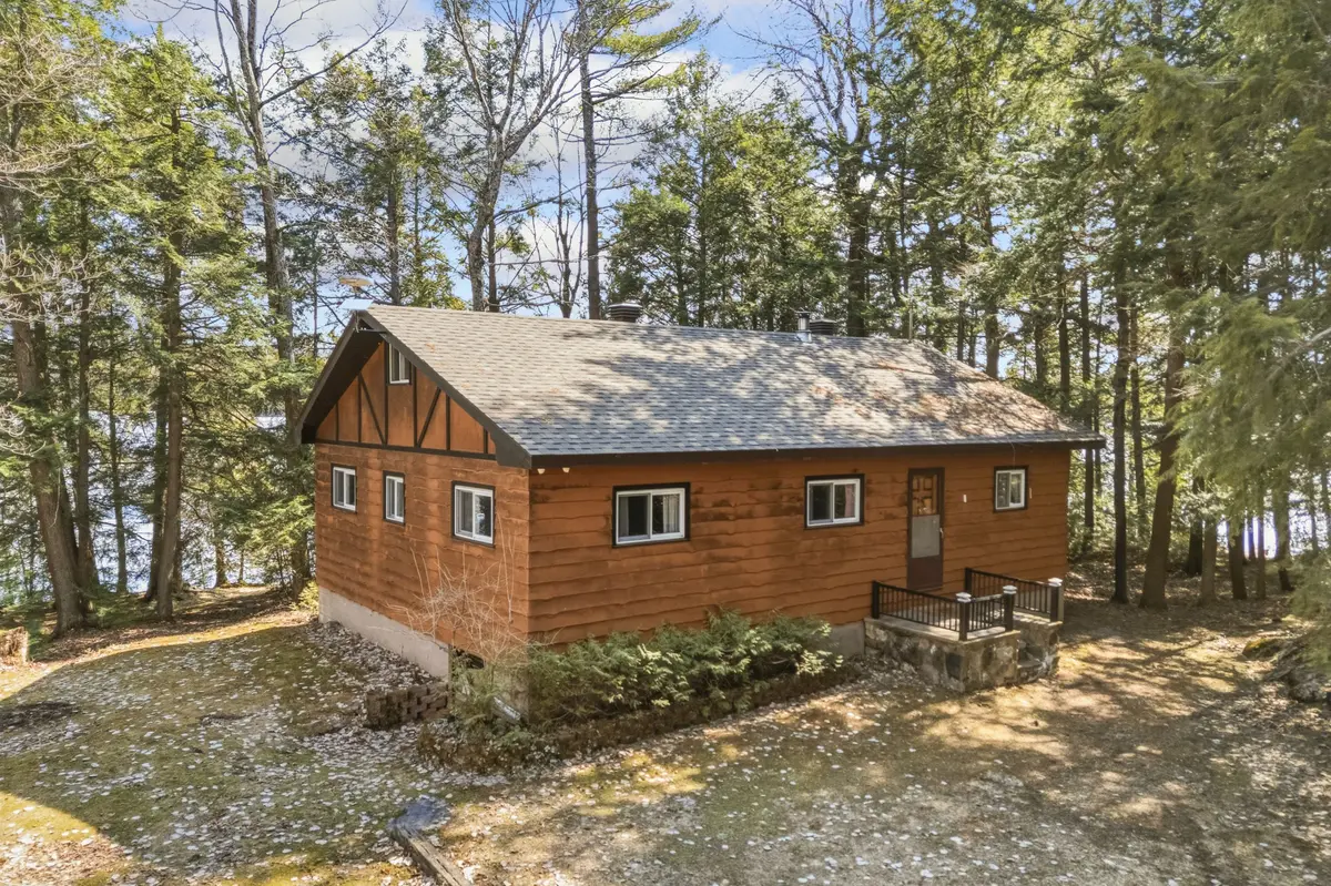 1117 Canadian Shield CRES, Highlands East, ON K0L 2A0