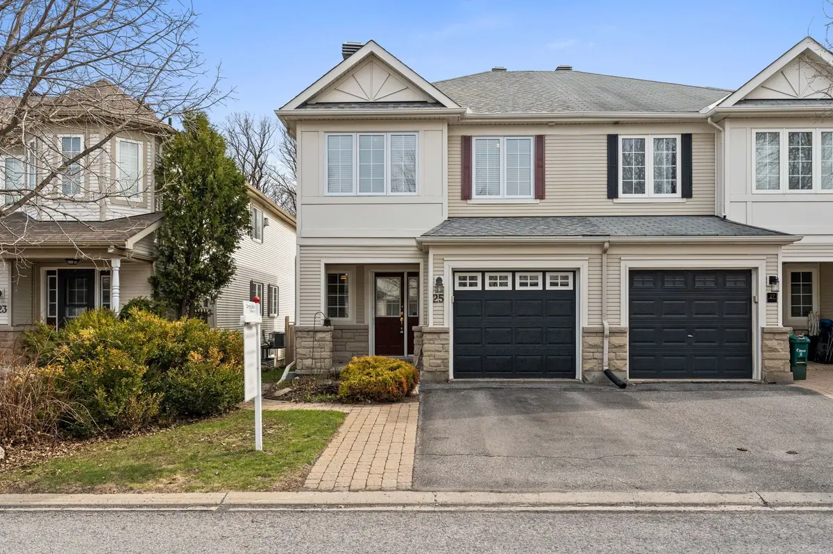 25 Goldthorpe Private, Barrhaven, ON K2J 5L7