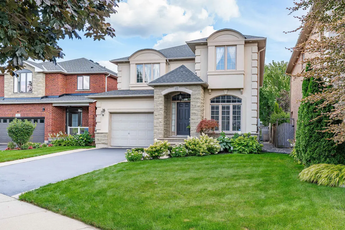 45 Premier RD, Hamilton, ON L8B 0K7