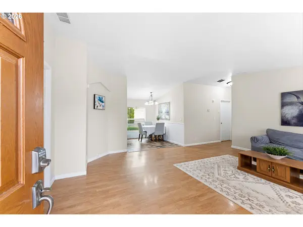 1655 S ELM ST #302, Canby, OR 97013