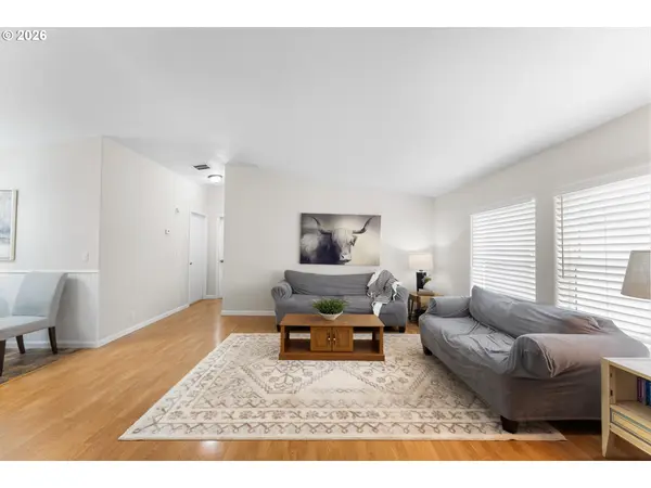 1655 S ELM ST #302, Canby, OR 97013